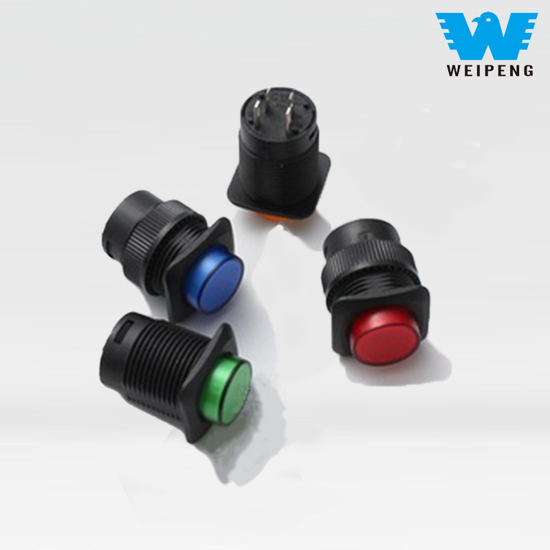Bouton rouge poussoir: accrocheur et fiable, gardant des moments d'urgence